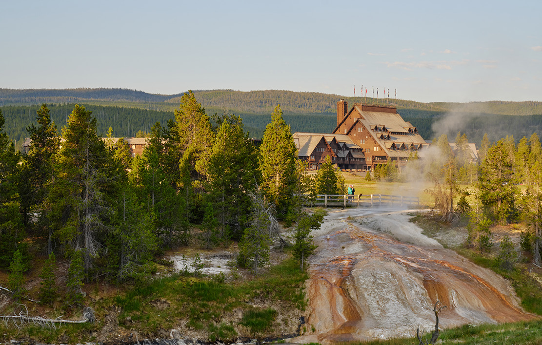 Old Faithful Yellowstone Lodge 